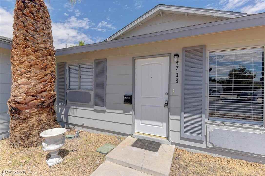 5708 Pinecone Pl - Photo 4 of 18
