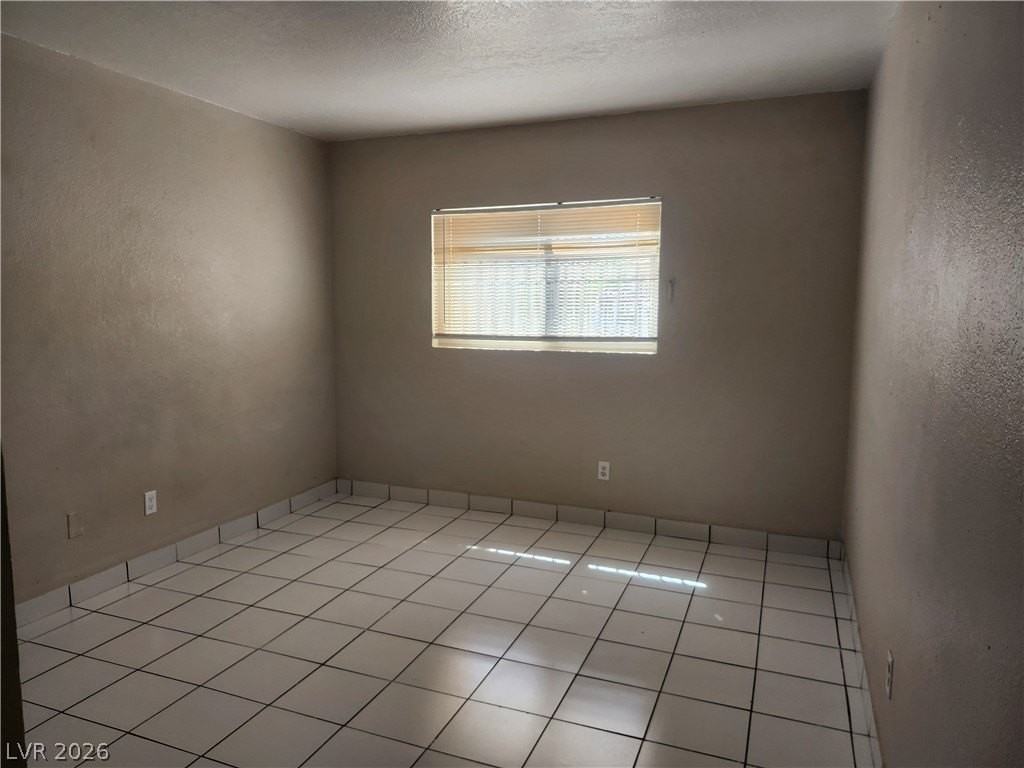 4737 Thunderbolt Ave #1 - Photo 7 of 9