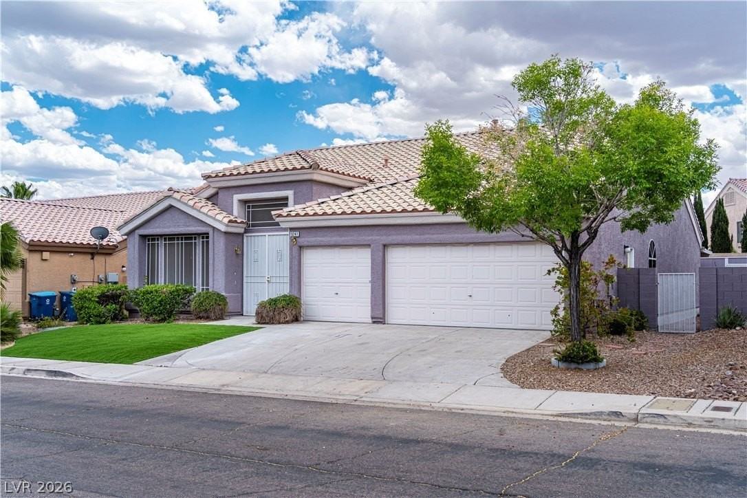 9241 Desert Village Ave - Photo 4 of 50