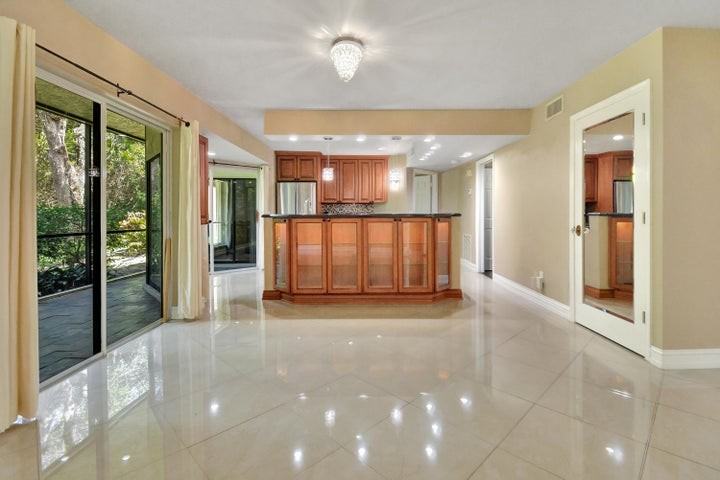 5590 Coach House Circle #A - Photo 4 of 8
