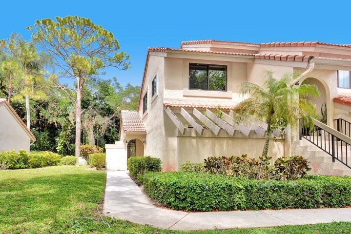 5590 Coach House Circle #A - Photo 2 of 8