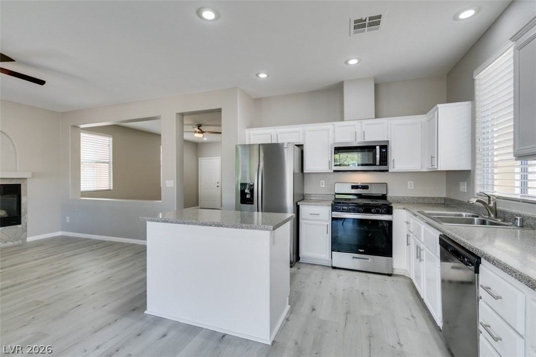 10928 Sutter Hills Ave - Photo 6 of 47