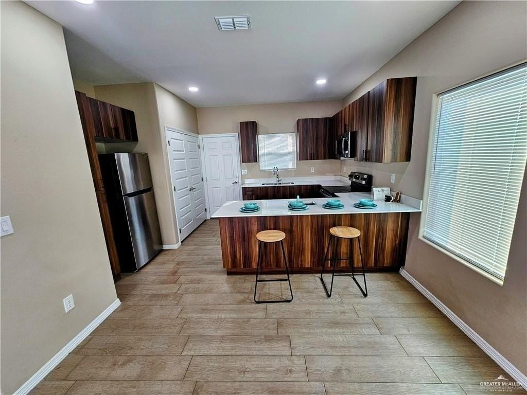 2919 W Driftwood St #4 - Photo 3 of 8
