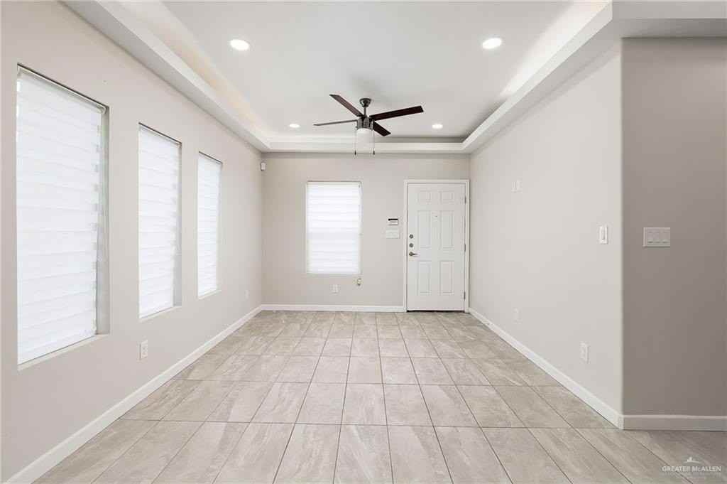 3802 N Robin Ave #3 - Photo 3 of 14