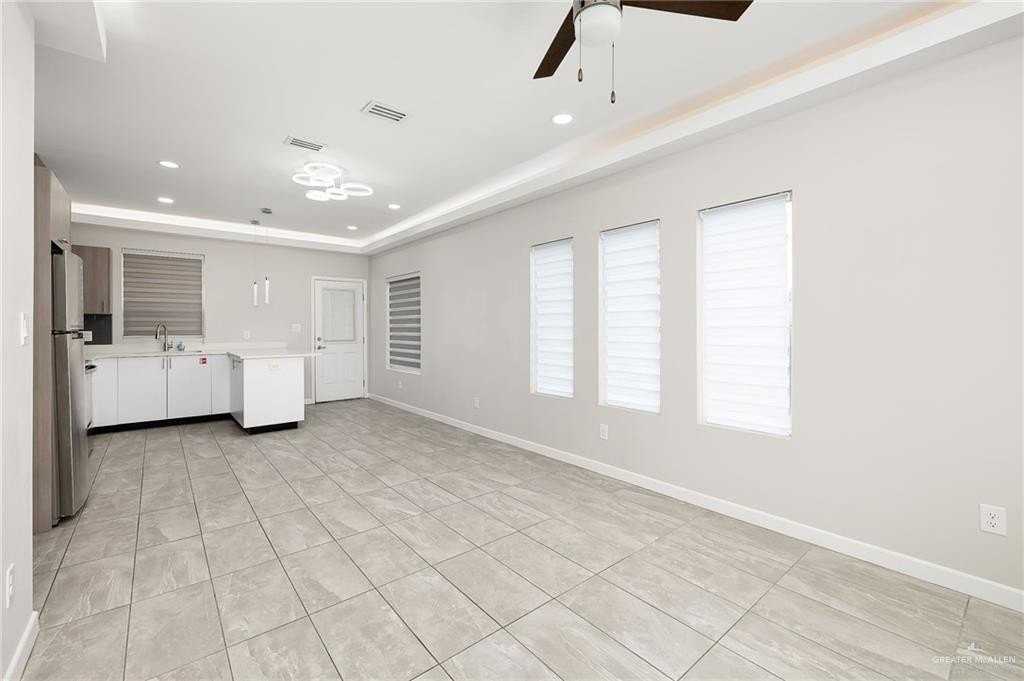 3802 N Robin Ave #3 - Photo 4 of 14