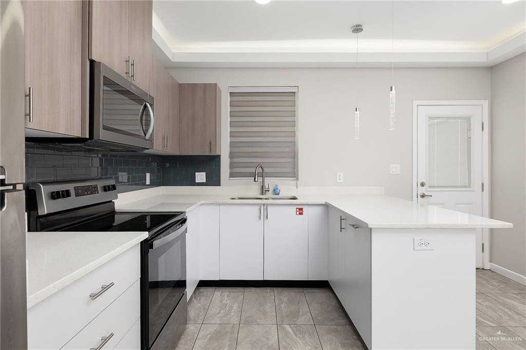 3802 N Robin Ave #3 - Photo 6 of 14