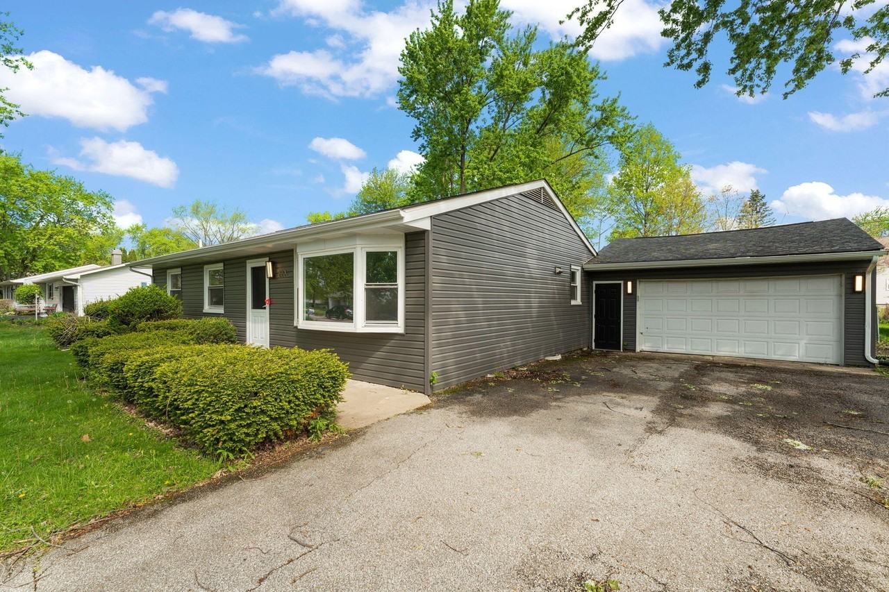 2201 Ade Ave - Photo 2 of 20