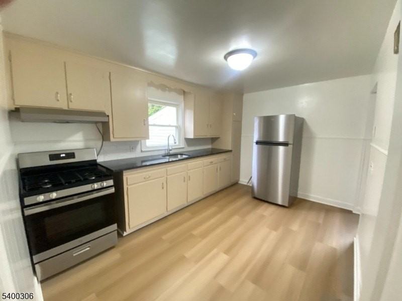 1598 Front St - Photo 5 of 11