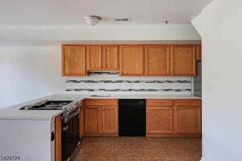 566 Pennsylvania Ave Apt E1 #E1 - Photo 4 of 24
