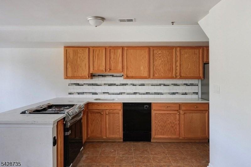 566 Pennsylvania Ave Apt E2 #E2 - Photo 3 of 24