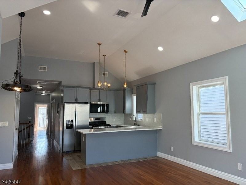 84 Andrew St #2 - Photo 4 of 12