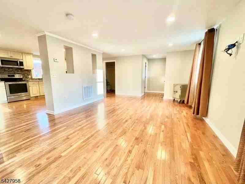 54 Carey Rd - Photo 4 of 12