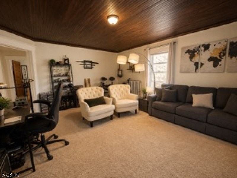 211 Walnut - Photo 3 of 10