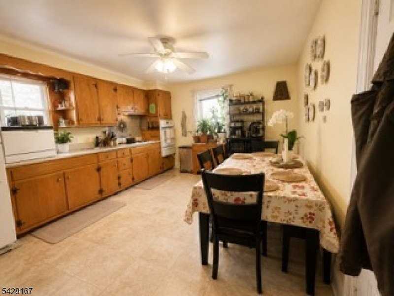 211 Walnut - Photo 6 of 10