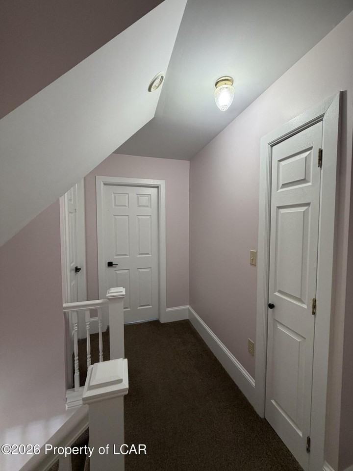 252 S Main St - Photo 7 of 17