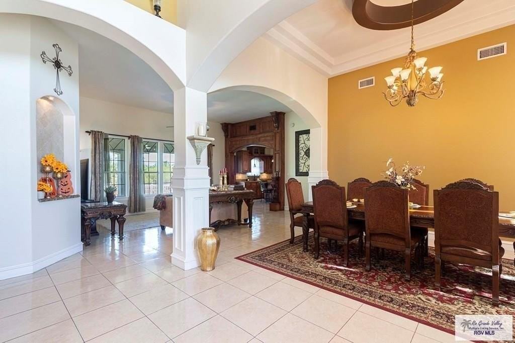 7072 Lago Vista Blvd - Photo 4 of 27