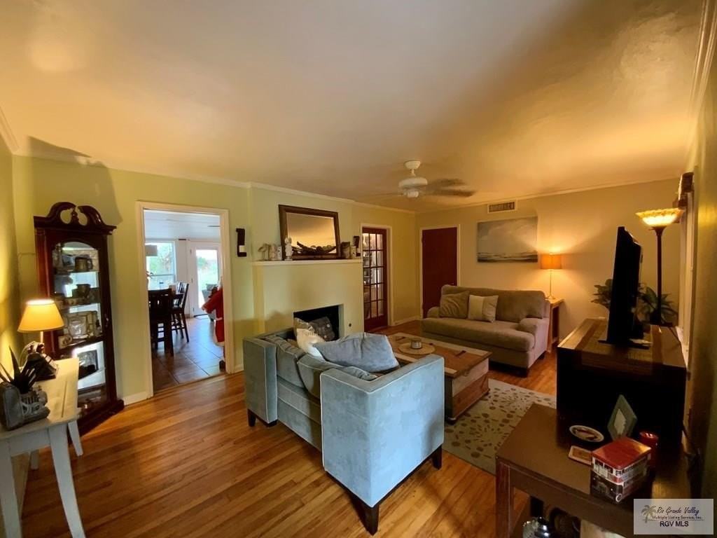 205 Ebony Ave - Photo 6 of 24