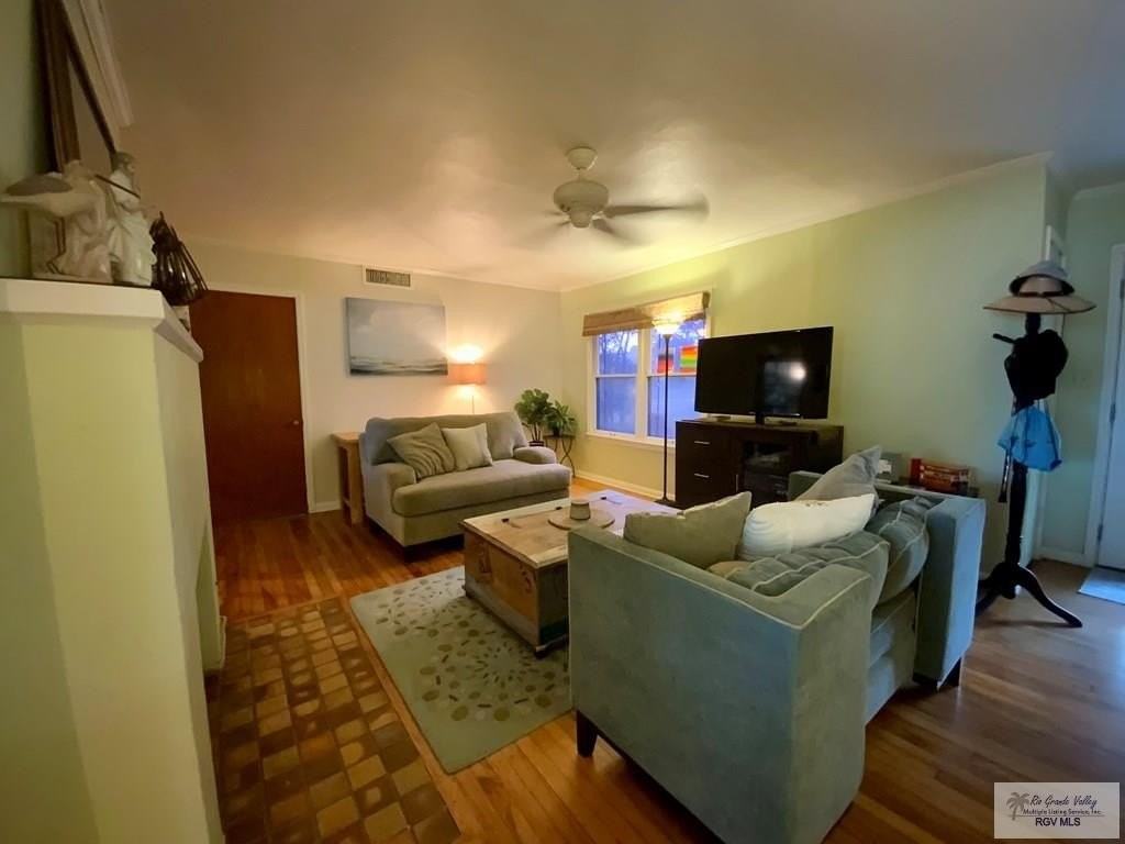 205 Ebony Ave - Photo 7 of 24