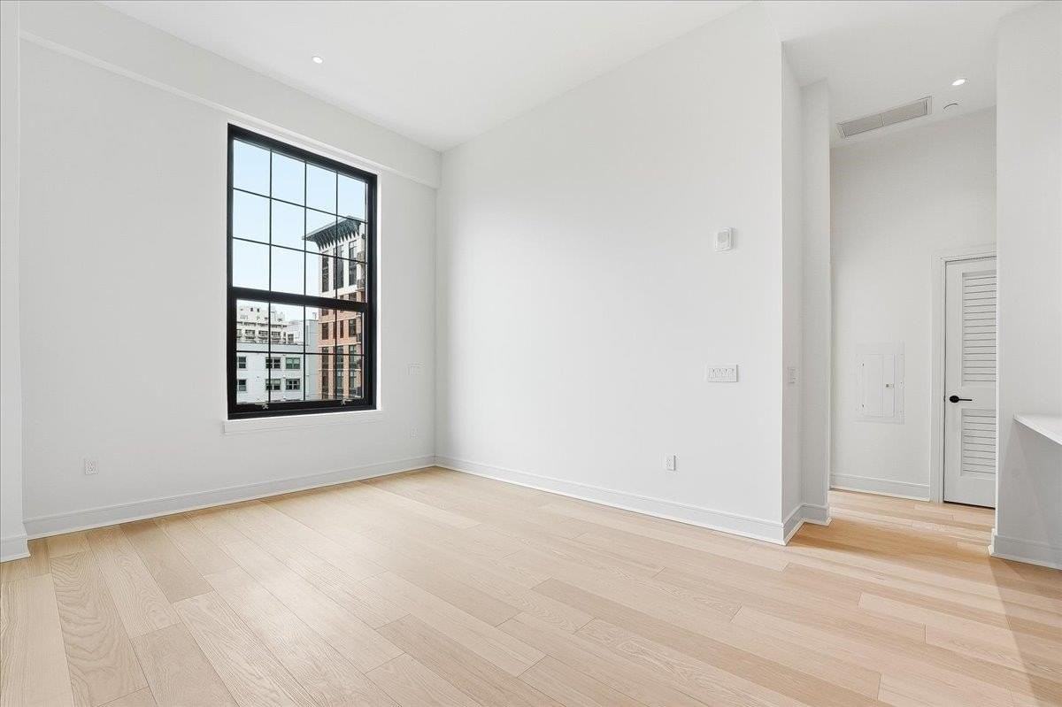38 Jackson St #515 - Photo 3 of 32