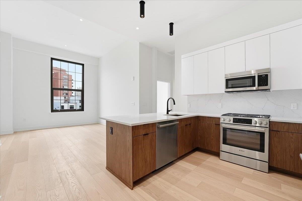 38 Jackson St #515 - Photo 7 of 32