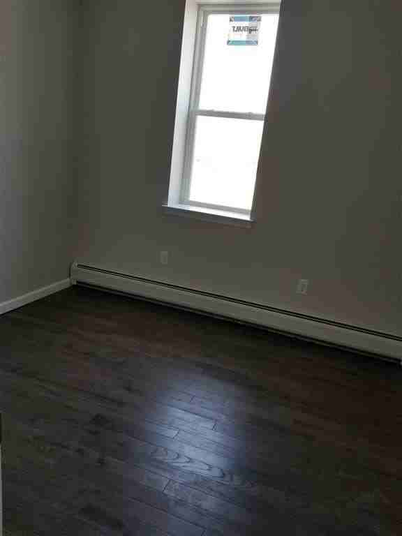 376 Kennedy Blvd #1R - Photo 7 of 12