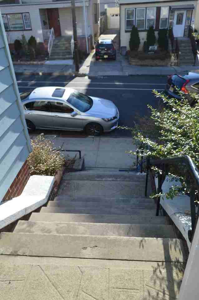 286 Fulton Ave - Photo 2 of 11