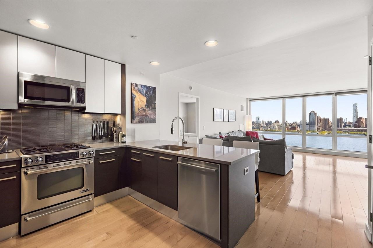 2nd St #2803 - Photo 4 of 17