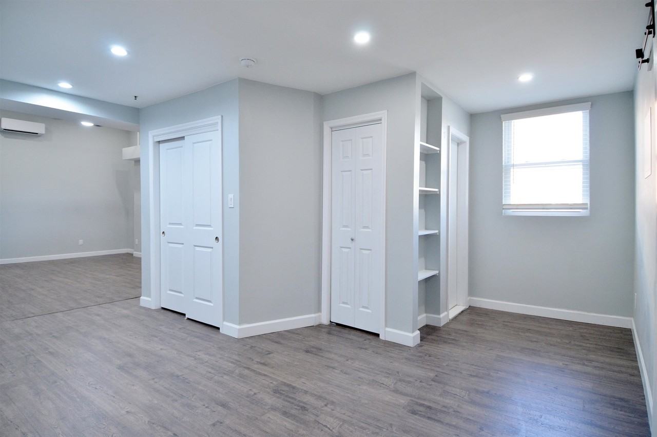 513 Avenue A - Photo 3 of 30