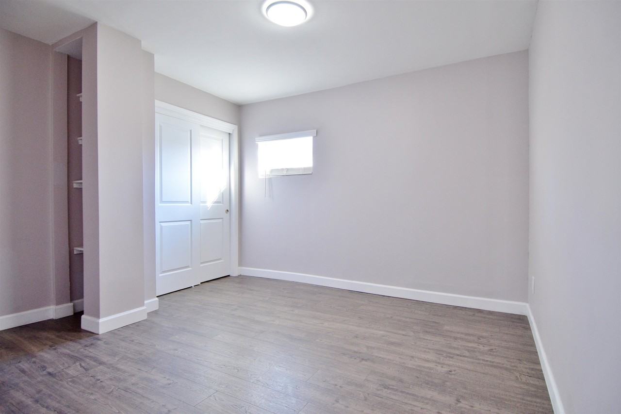 513 Avenue A - Photo 7 of 30