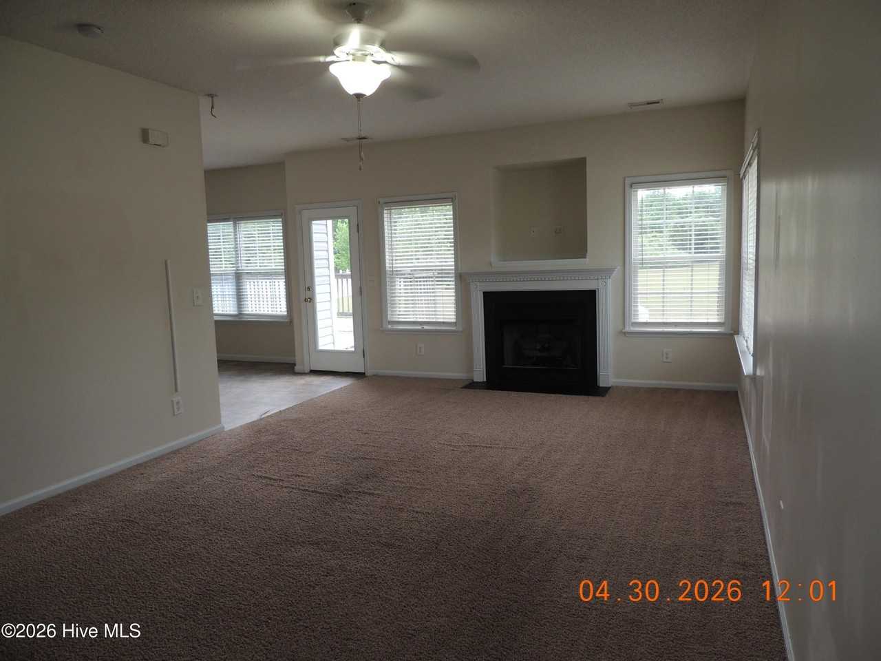 139 Hardin Dr - Photo 4 of 29