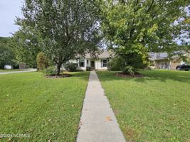 featured image of 218 Foxwood Ct