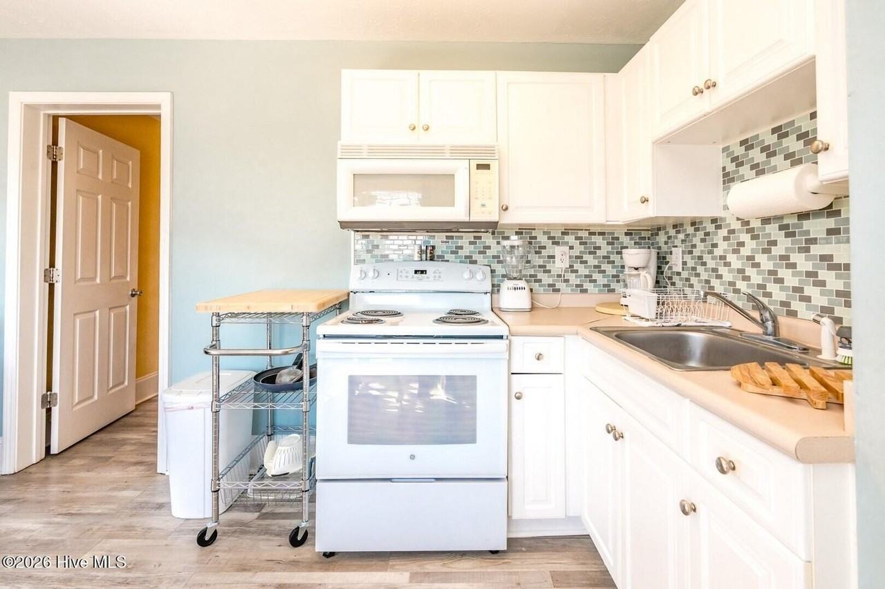 1507 N New River Dr #216 - Photo 4 of 30