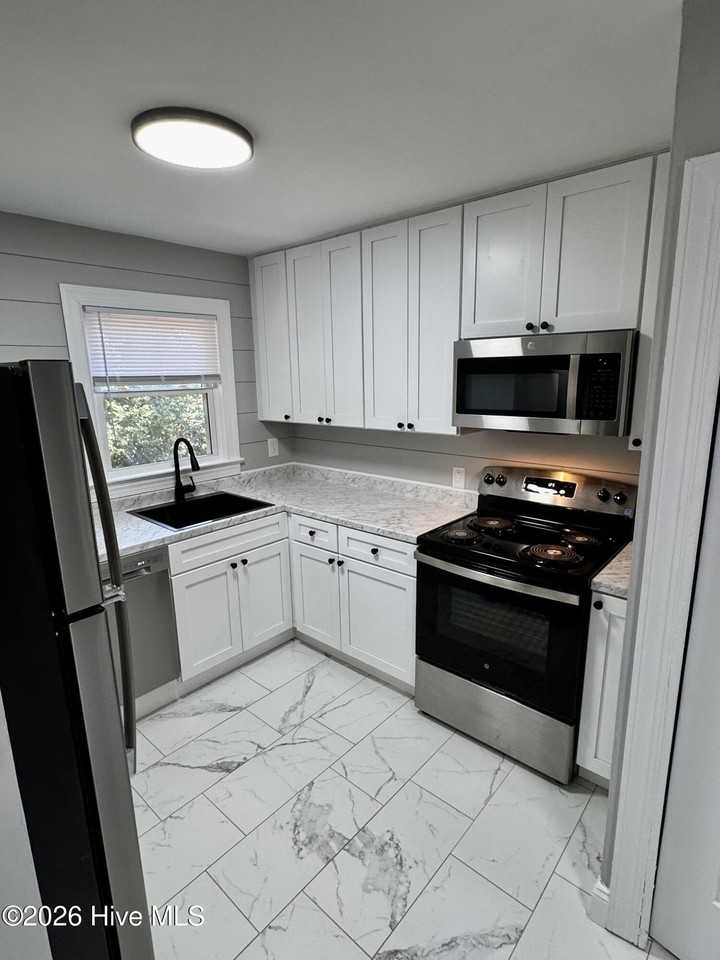 108 N Meade St #B - Photo 4 of 28