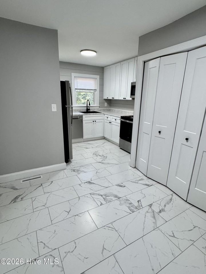 108 N Meade St #B - Photo 5 of 28