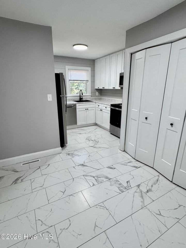 108 N Meade St #B - Photo 6 of 28