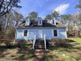 featured image of 309 Country Club Ln