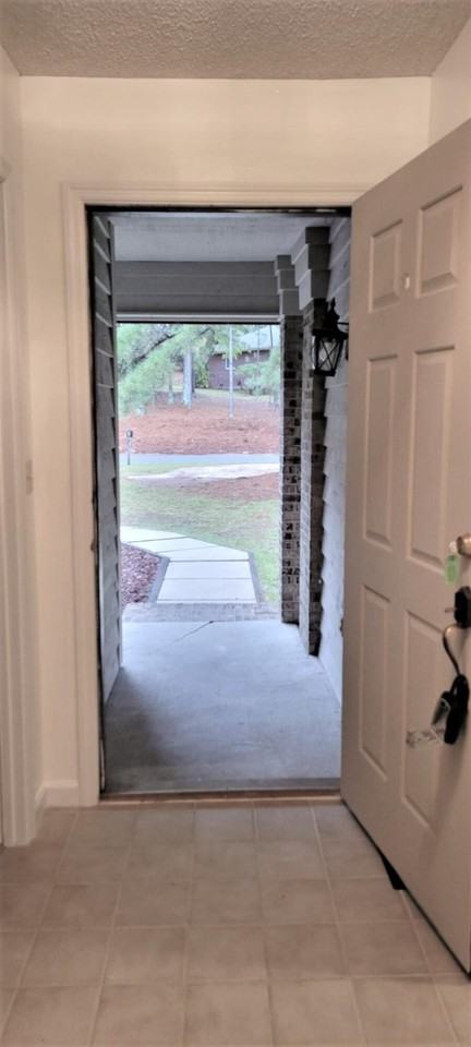 356 Broadmeade Dr - Photo 4 of 50