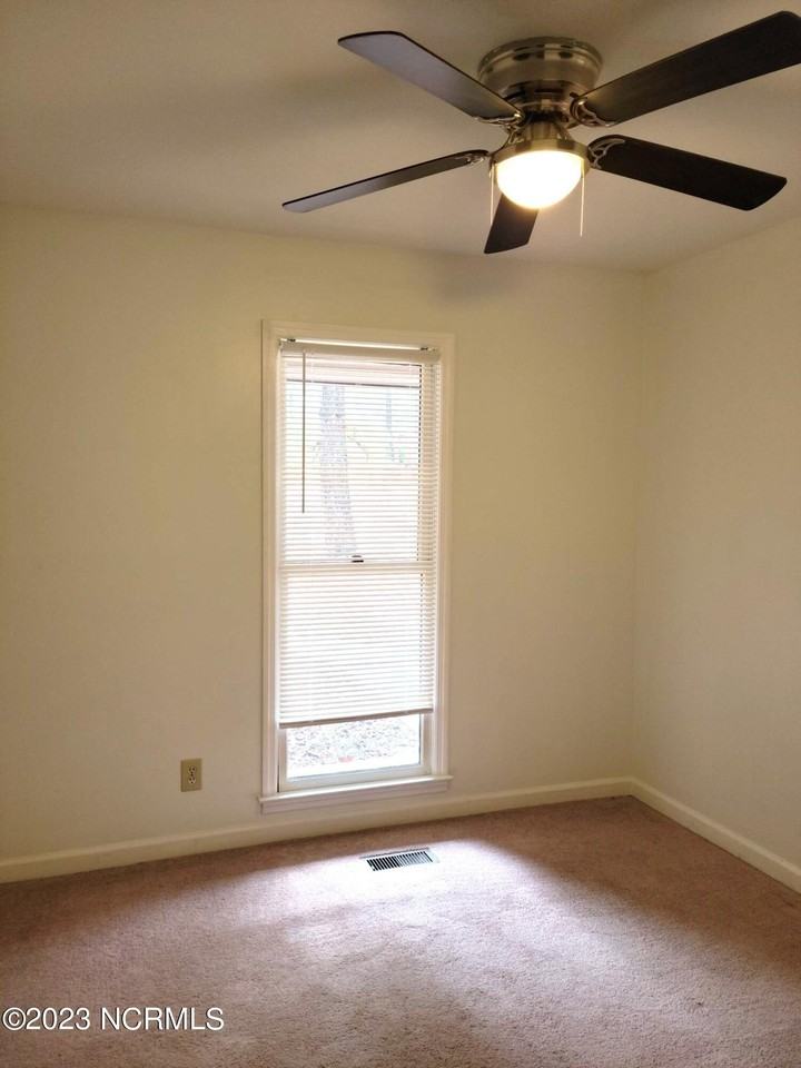 356 Broadmeade Dr - Photo 5 of 50