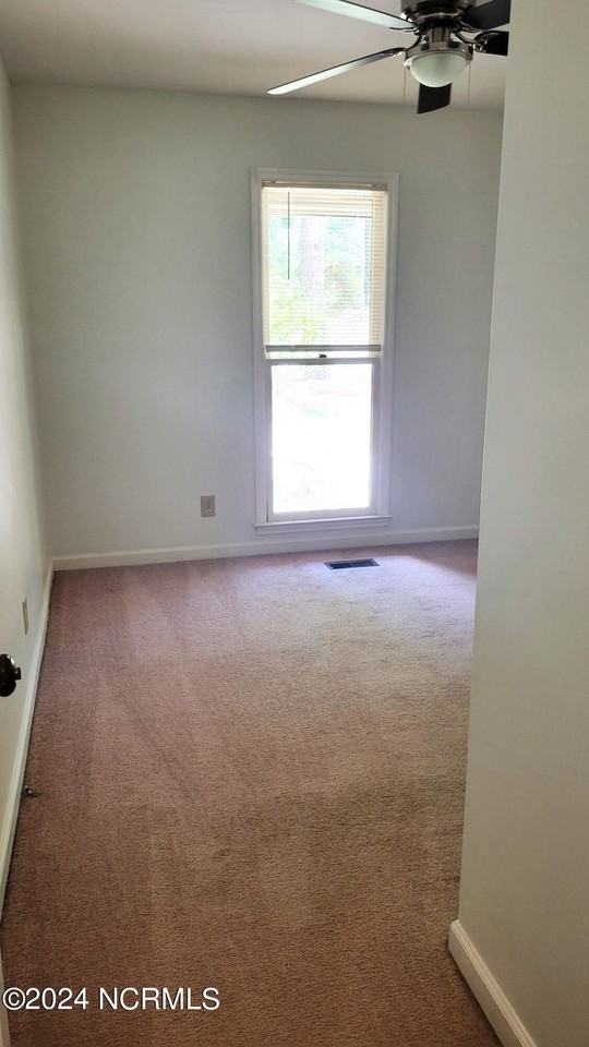 356 Broadmeade Dr - Photo 7 of 50