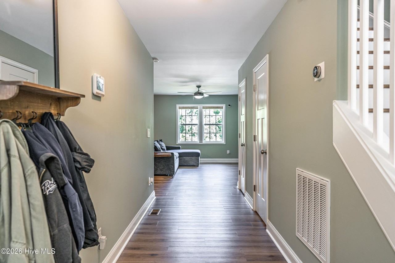 268 N Hale St - Photo 4 of 29