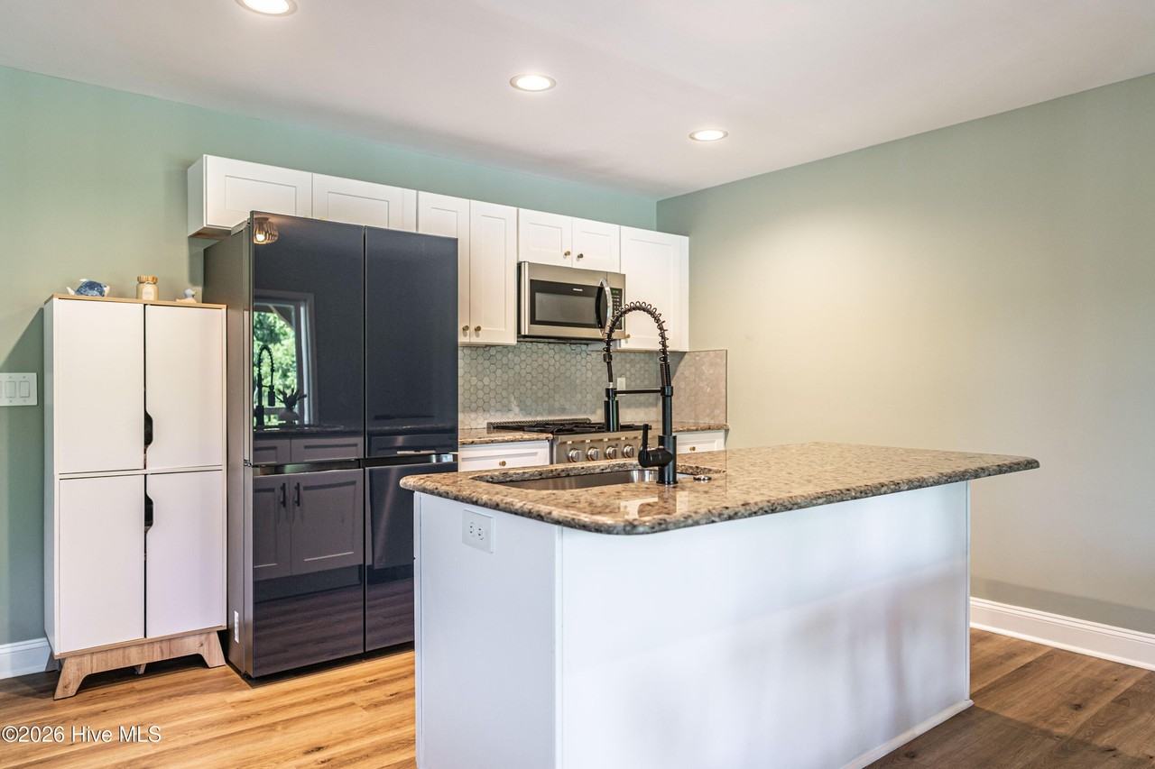 268 N Hale St - Photo 6 of 29