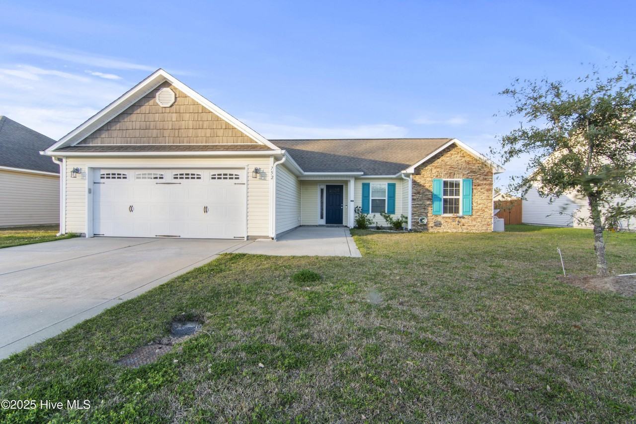 752 Radiant Dr