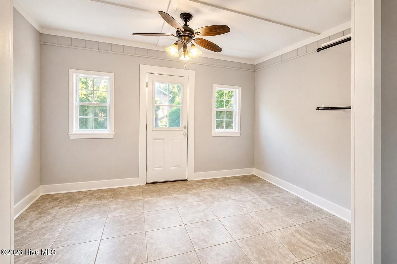 130 Parnell Rd - Photo 4 of 11