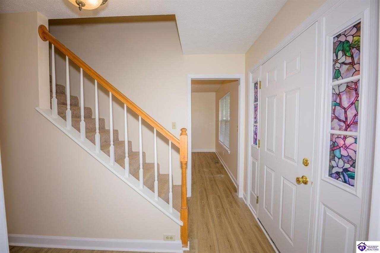 1802 Oriole Dr - Photo 3 of 40