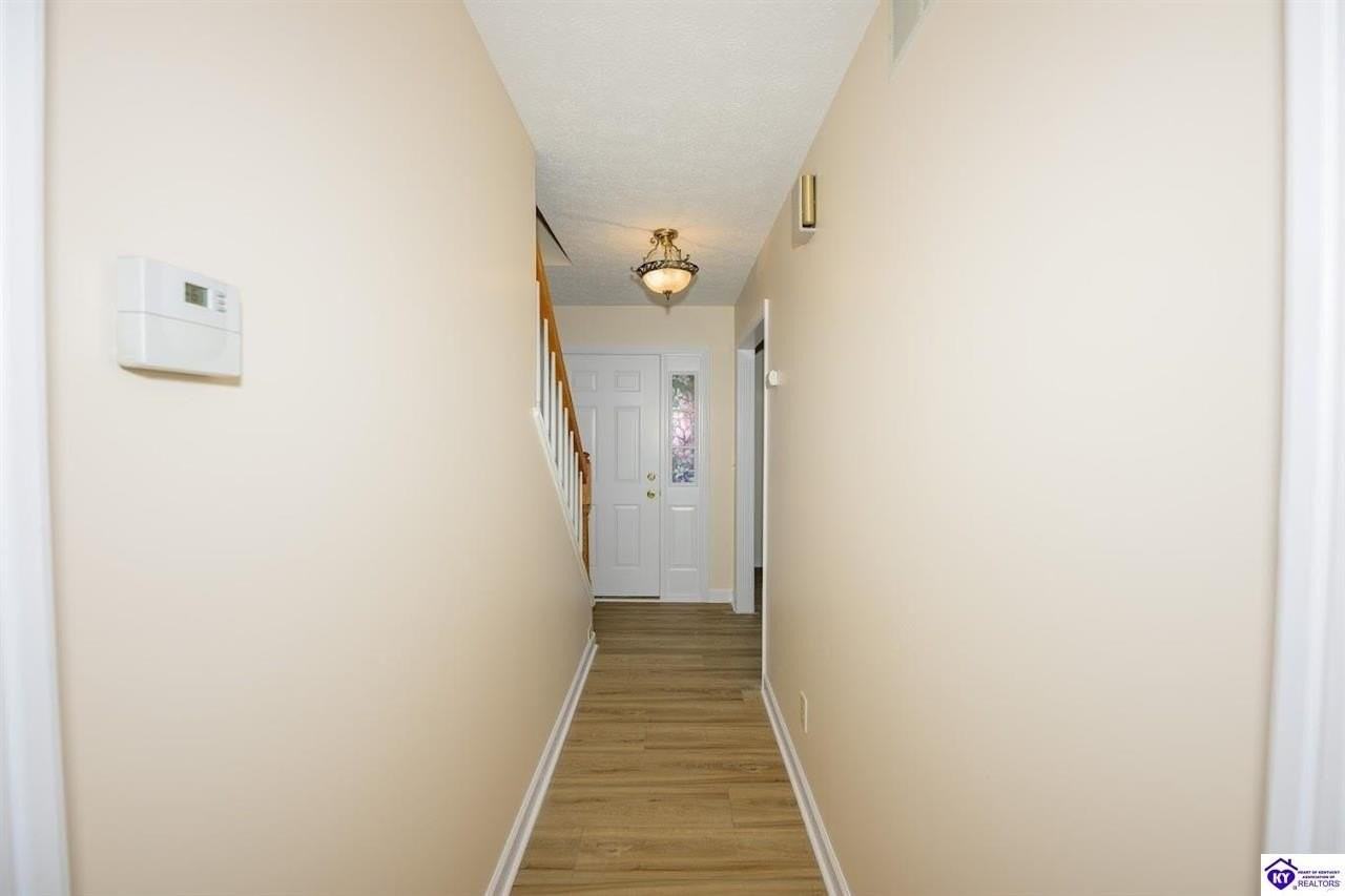1802 Oriole Dr - Photo 4 of 40