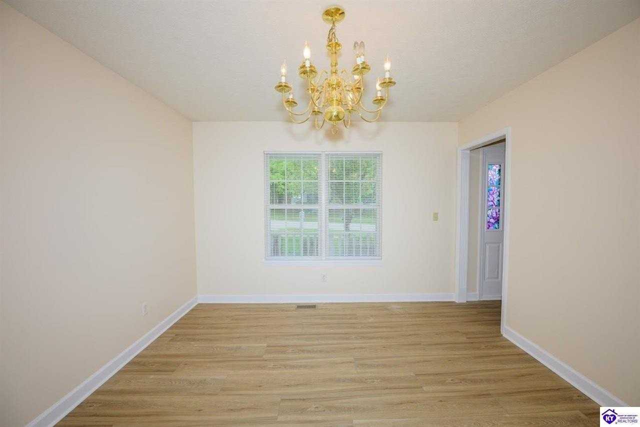 1802 Oriole Dr - Photo 5 of 40