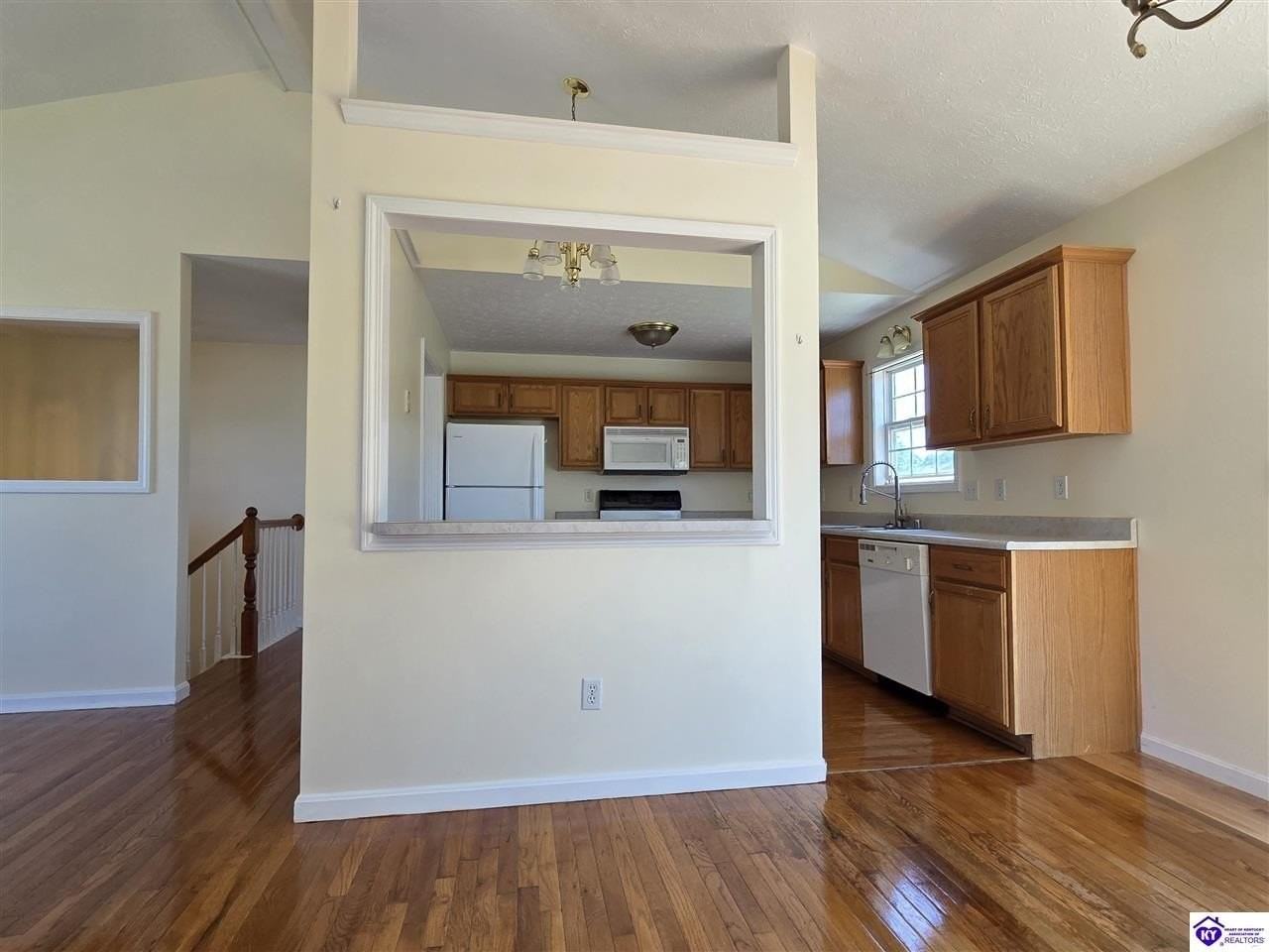 140 Byerly Blvd - Photo 5 of 25