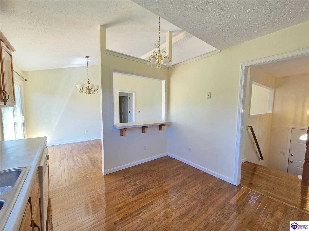 140 Byerly Blvd - Photo 7 of 25