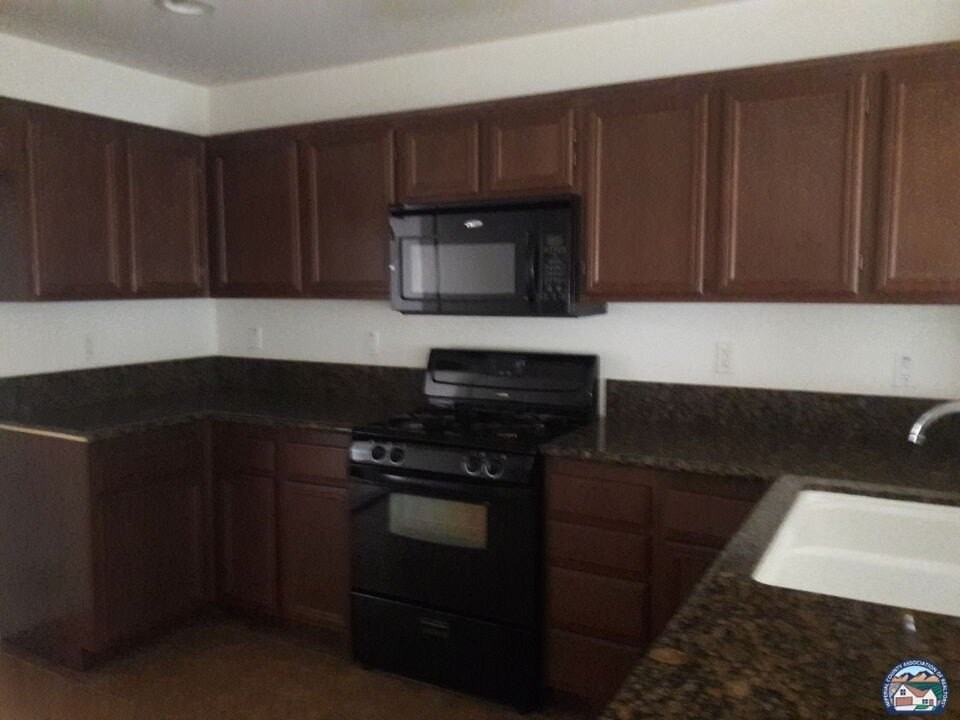 642 W Brewer Rd - Photo 5 of 15