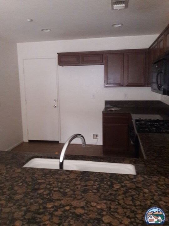 642 W Brewer Rd - Photo 6 of 15
